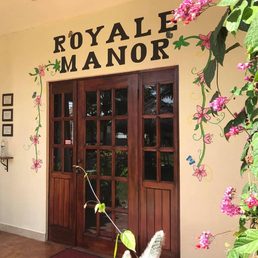코로잘 Royale Manor 빌라 외부 사진